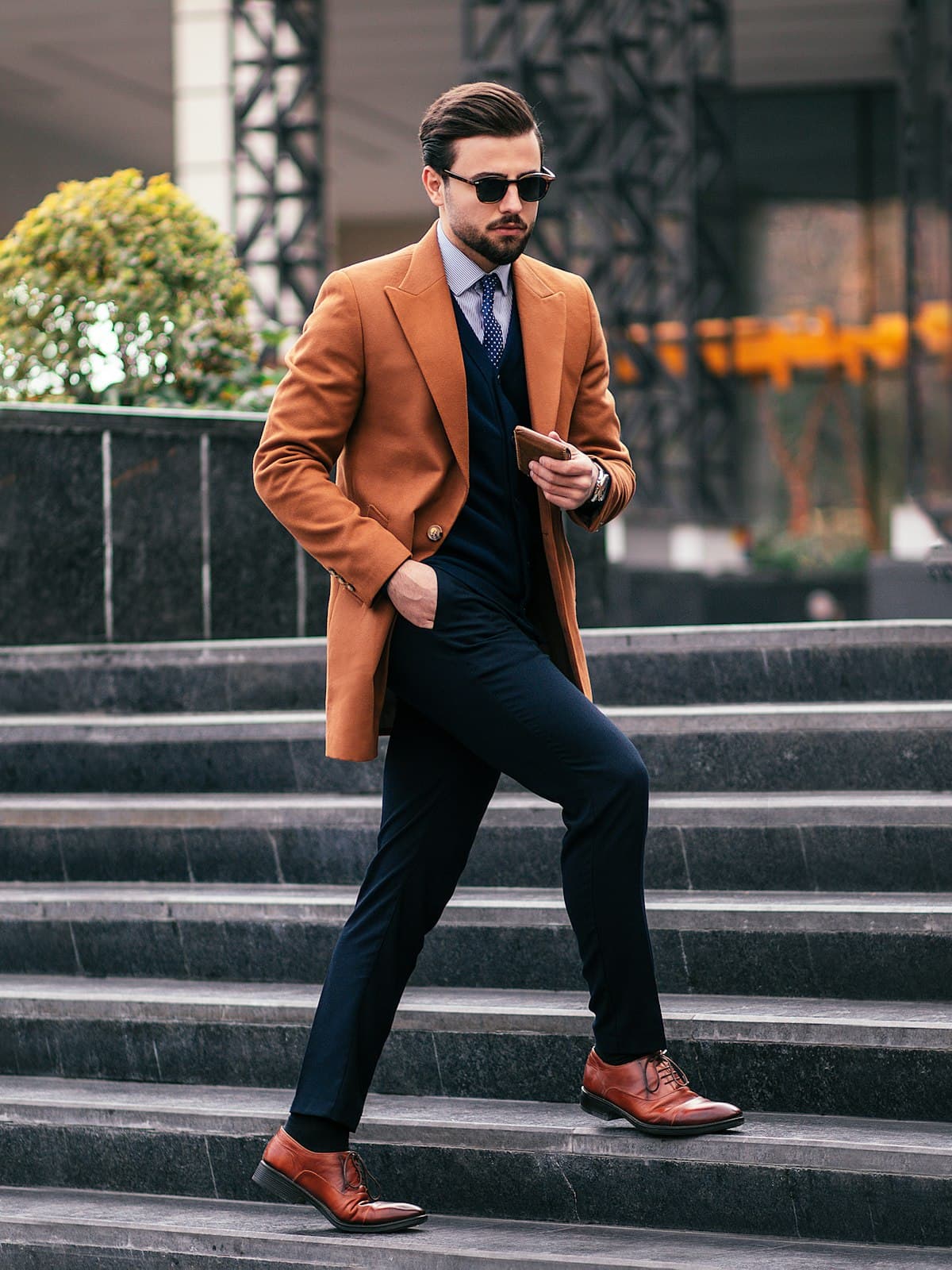Kaşe palto giymiş model